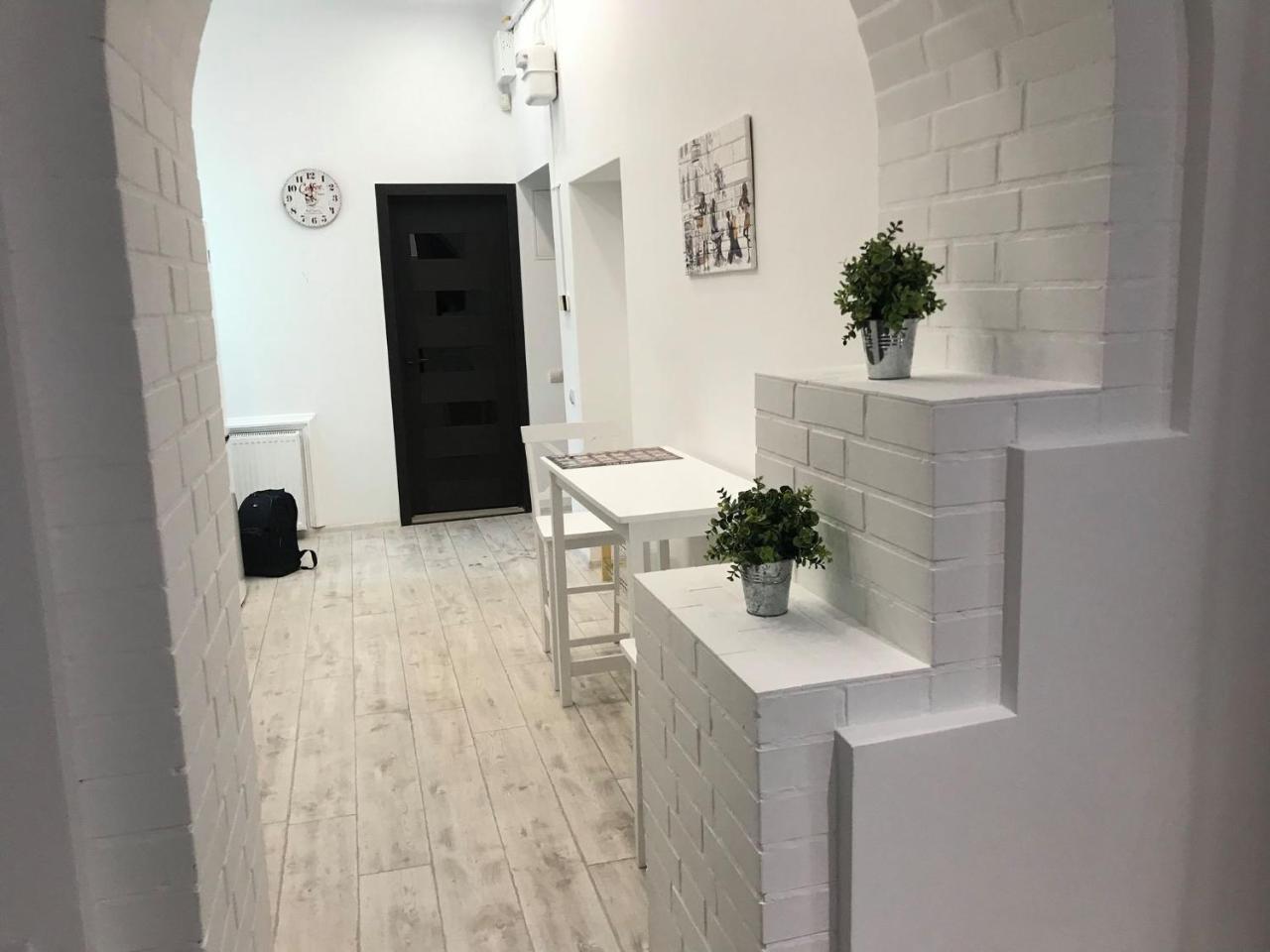 Modern Apartment Львов Экстерьер фото